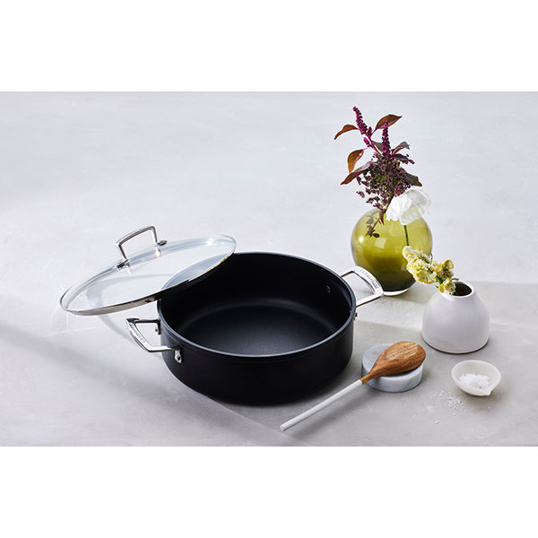 Sauteuse rondeau anti-adhérente Les Forgées 30 cm et couvercle en verre Le Creuset - Mathon - 4