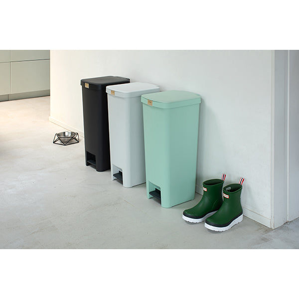 Poubelle à pédale StepUp grise 40 L  Brabantia - Mathon - 4