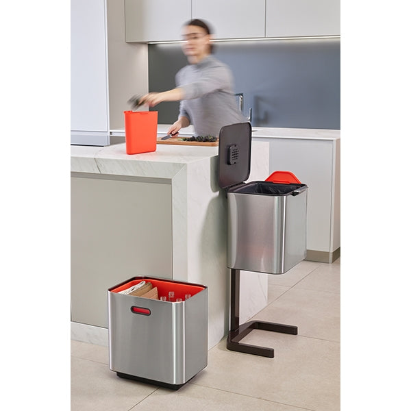 Poubelle Totem acier inoxydable 60 L - 2 compartiments 30 L Joseph Joseph - Mathon - 4